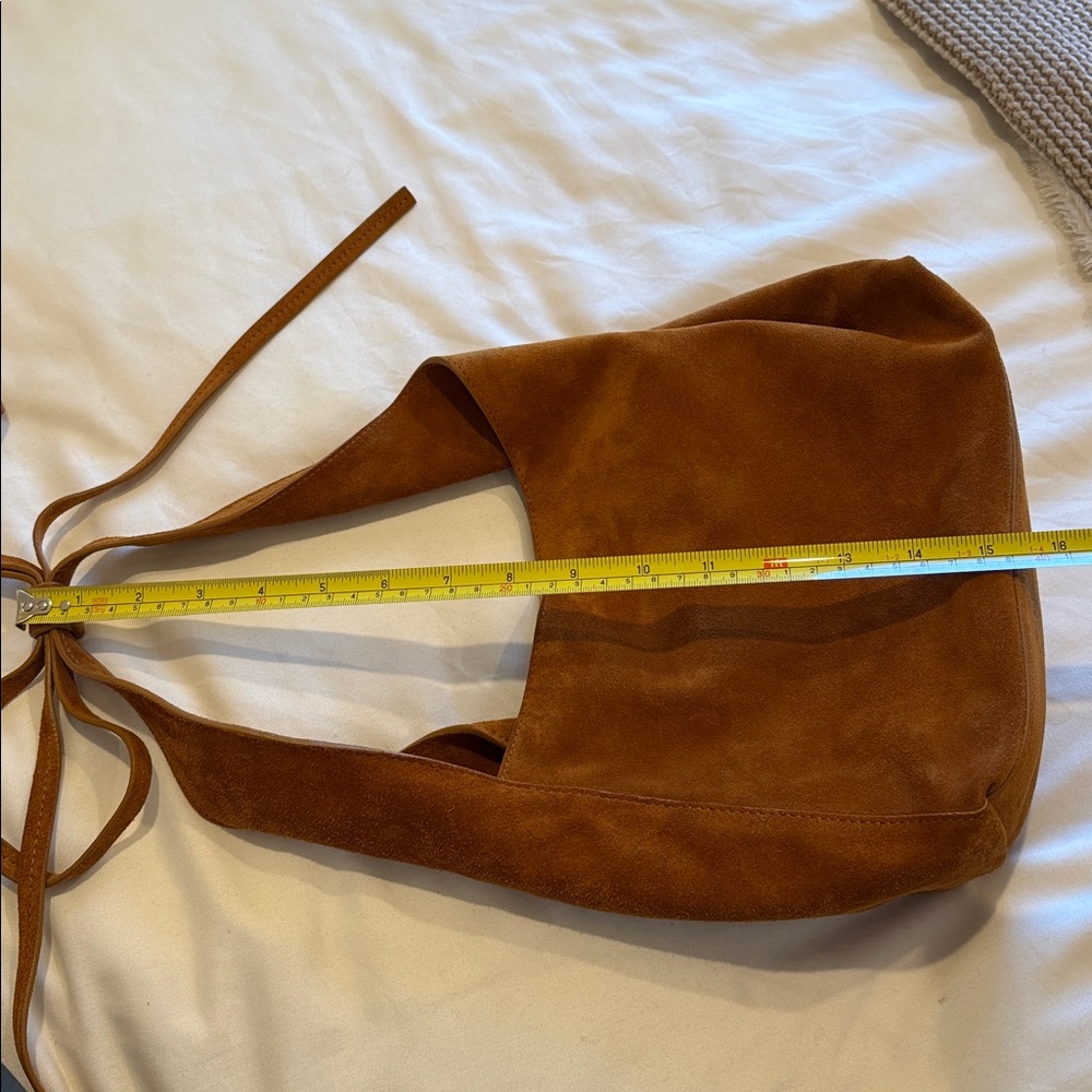 Reformation Small Vittoria Tote - Picture 10 of 11